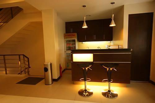 Olongapo Travel Lodge Экстерьер фото