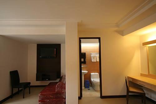 Olongapo Travel Lodge Экстерьер фото