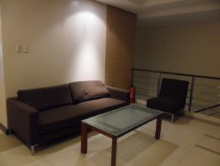 Olongapo Travel Lodge Экстерьер фото
